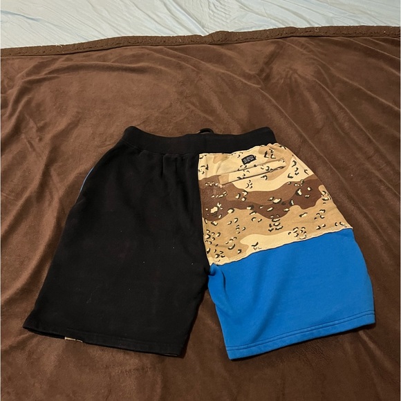 10 Deep shorts EUC MEDIUM - Picture 3 of 3